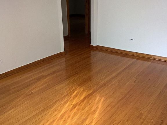 3rd image of 6154 S Richmond St #2