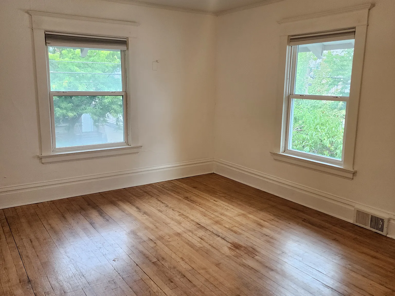 2 bed, 700 sqft, $1,400 — Photo 4