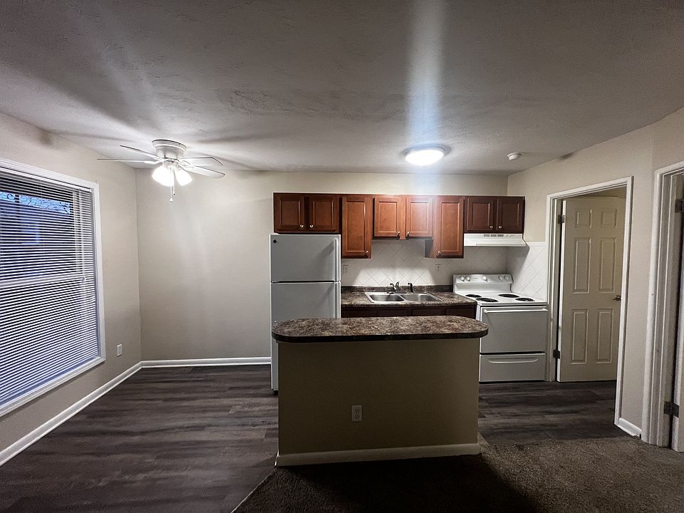 1st image of 4216 Flintlock Dr #7