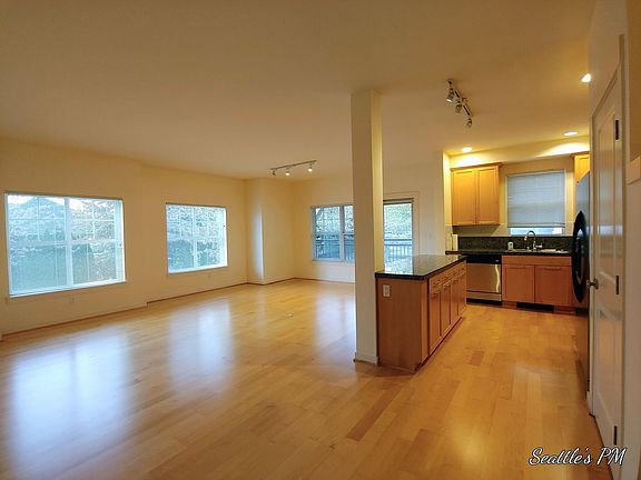 4th image of 1996 17th Ave NE