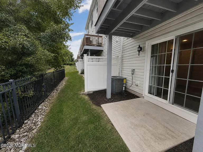235 Yale Blvd — Photo 19