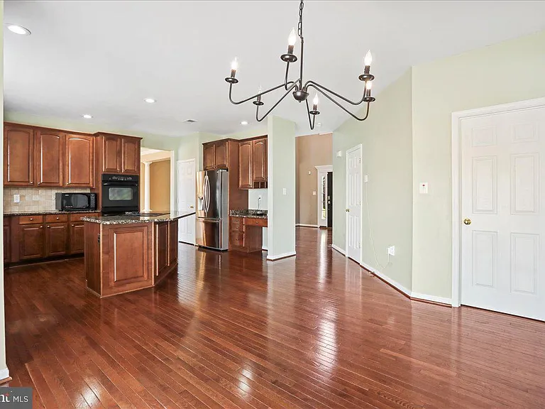 319 Morlyn Dr — Photo 13