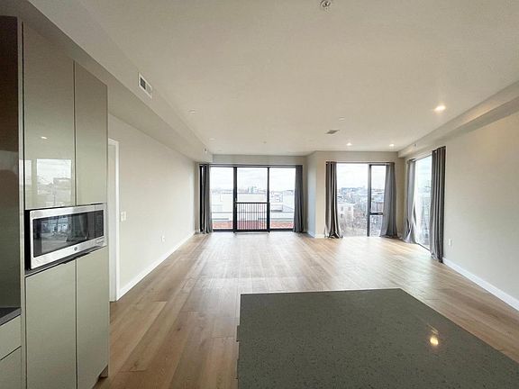 2nd image of 517 Poplar St #3O6