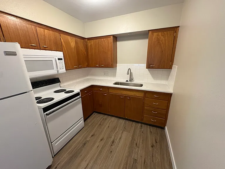 520 Emery St #6 — Photo 3