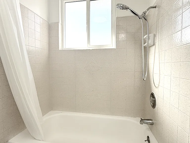 712 N Adams St #10 — Photo 15