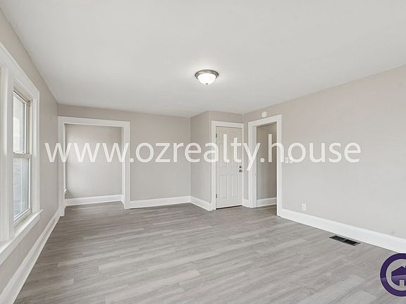 3rd image of 3241 Cherry St