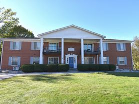 100 Oak St