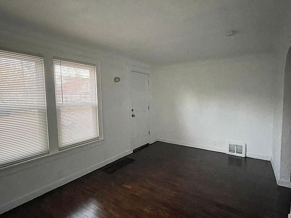 3rd image of 310 Prospect St