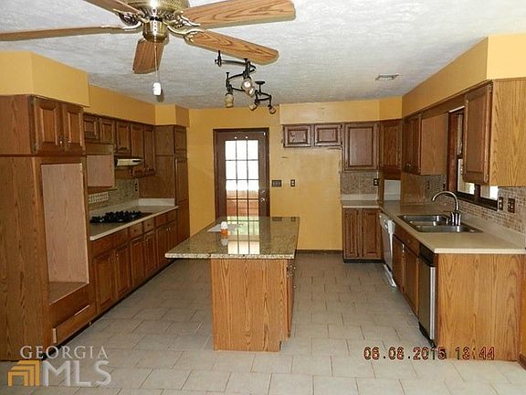 4th image of 5011 W Shore Dr SW