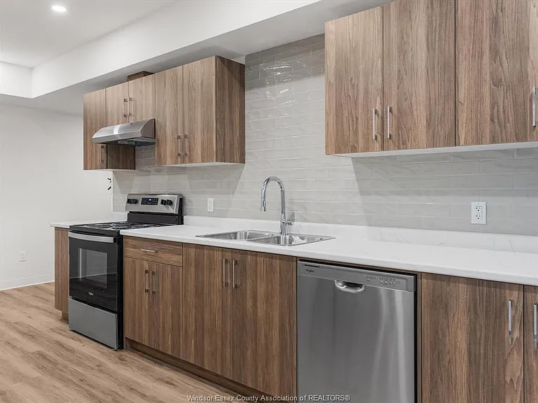 185 Randolph Pl — Photo 12