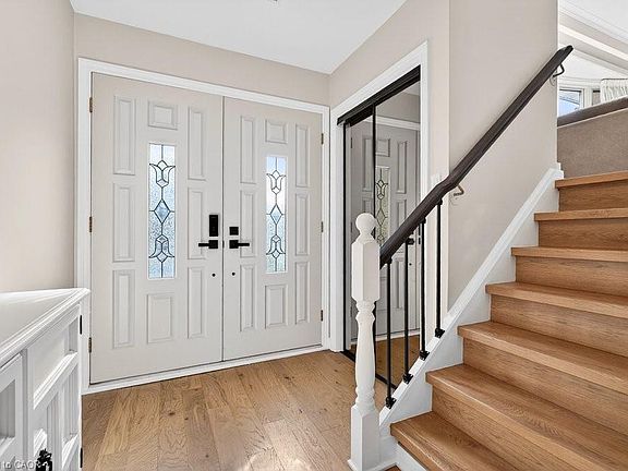 4th image of 1525 Holburne Rd