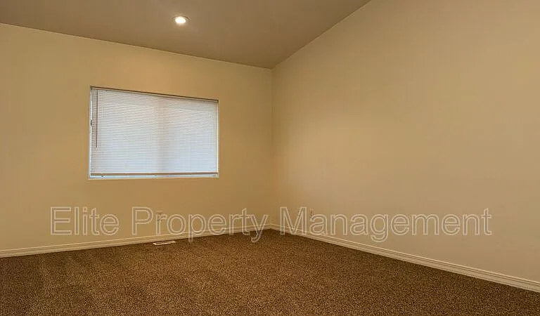 195 S Stardust Ct — Photo 14