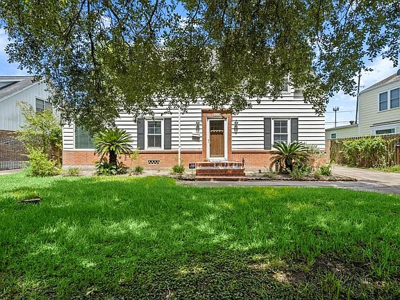 3rd image of 4616 Rockwood Dr