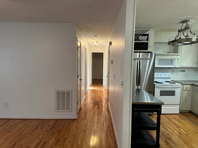 411 S Lyles Ave — Photo 7