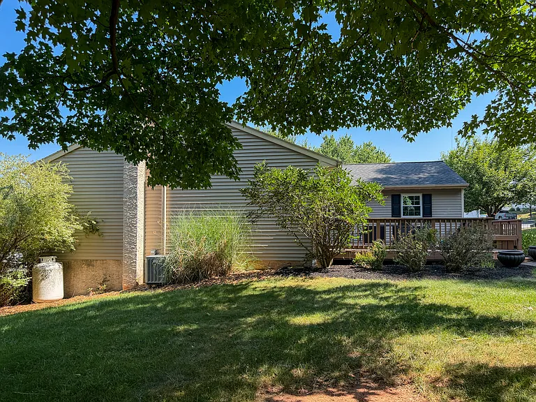 951 Daniel Dr — Photo 28
