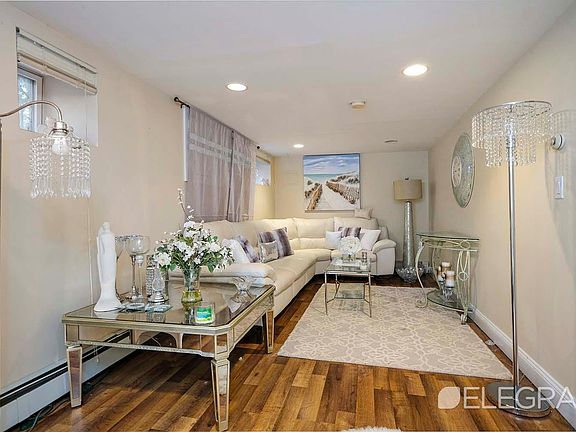 5th image of 14 Depeyster St #1R