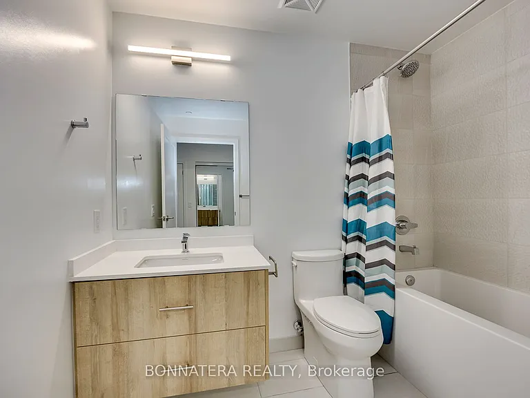5105 Hurontario St #408 — Photo 33