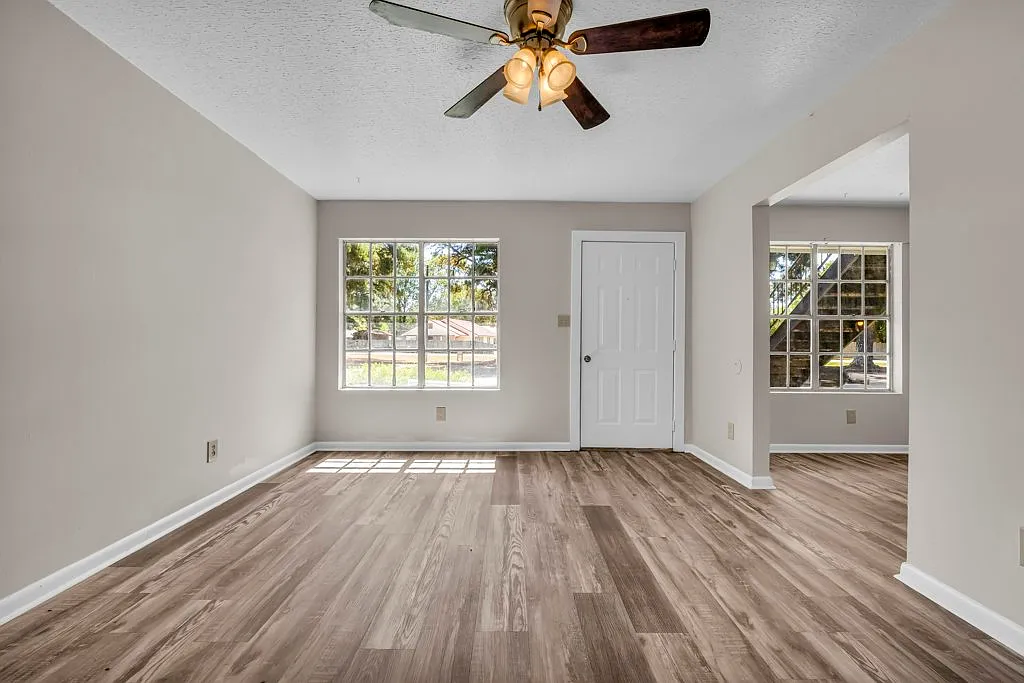 2 bed, 800 sqft, $750 — Photo 3