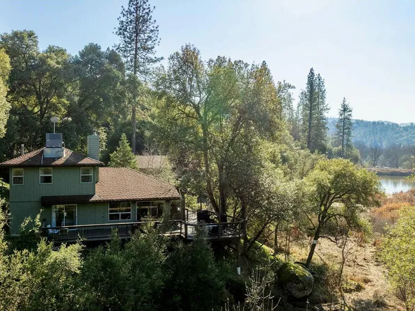 50748 Pineview Ct, Oakhurst, CA 93644