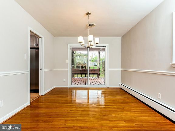 5th image of 2271 Providence St