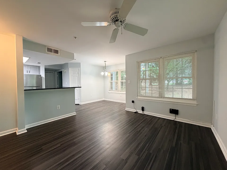 931 Hillside Lake Ter #103