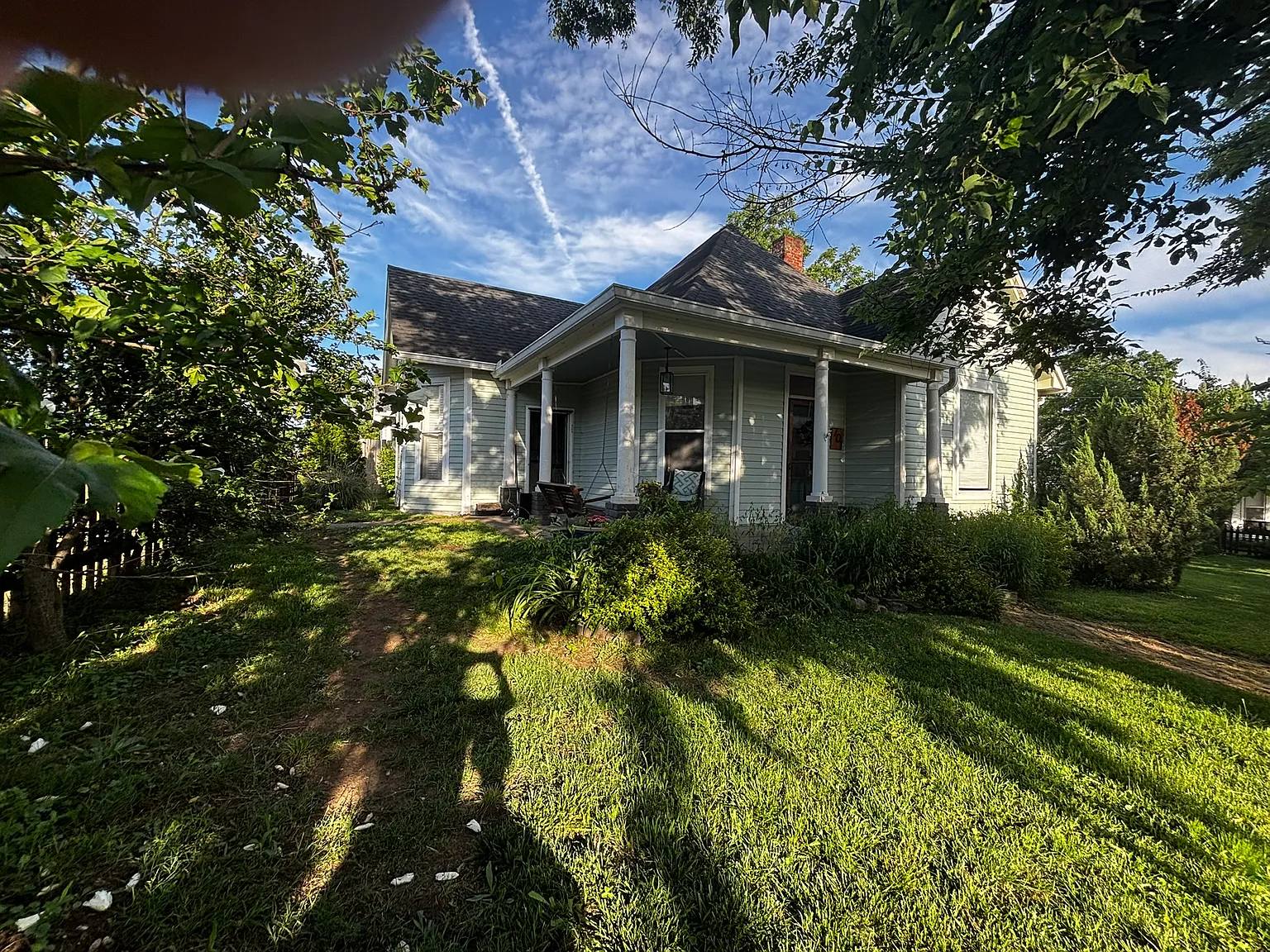 4 bed, 2432 sqft, $4,500 — Photo 2