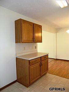 5th image of 3027 S 121st St
