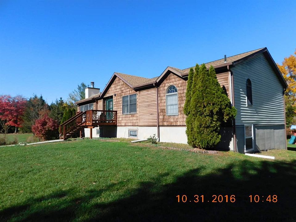 1st image of 121 Minnewaska Trl