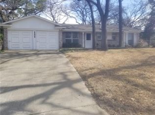 136 Skylark Dr, Azle, TX 76020