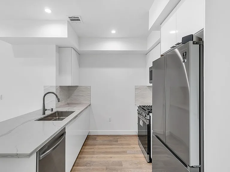 4804 Oakwood Ave — Photo 7