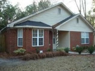 713 Lee Rd, Hinesville, GA 31313