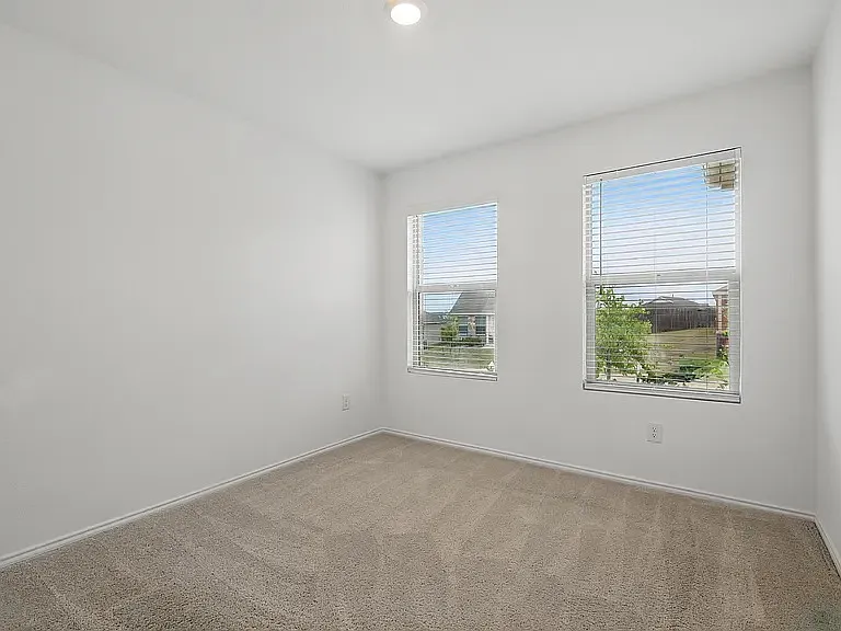 8400 High Robin Ave — Photo 12