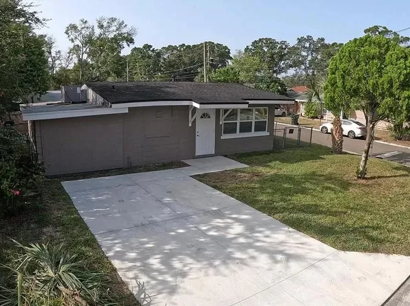 1021 15th Ave NW, Largo, FL 33770