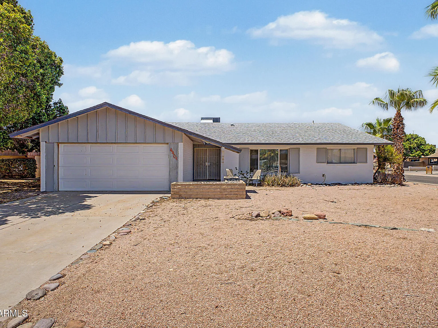 3 bed, 2.0 bath, 1852 sqft, $2,500 — Photo 2
