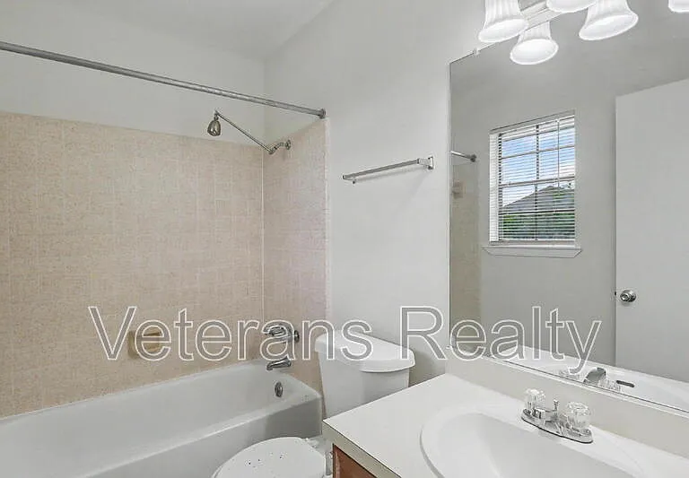 837 Tee St — Photo 16