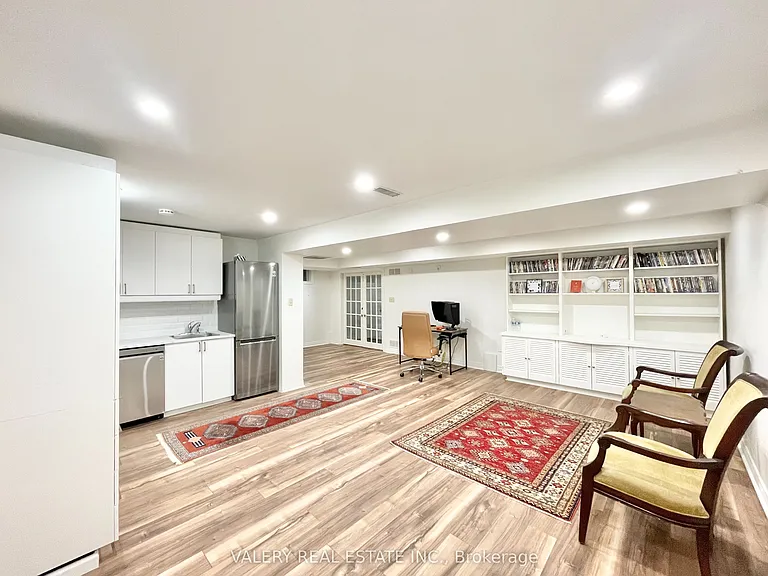 12 Weatherstone Ct #LOWER — Photo 18