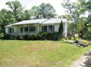 19 Hewlett Rd, Red Hook, NY 12571