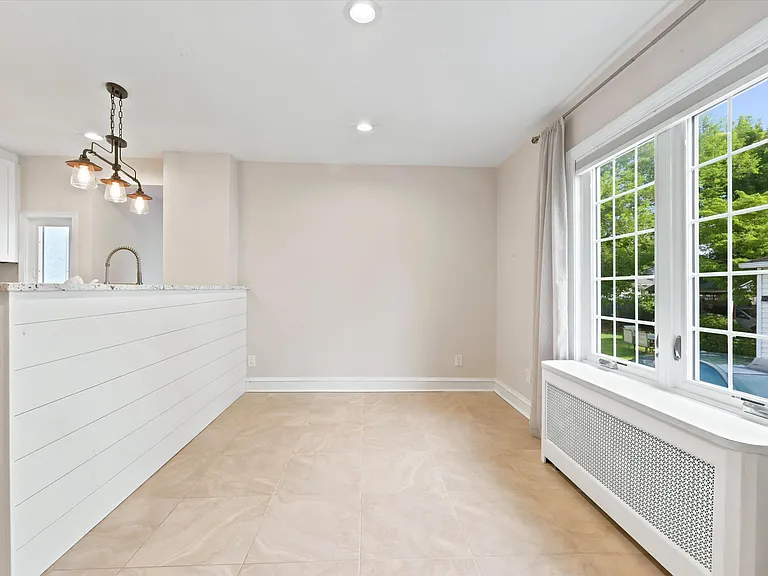 204 Harding Ave — Photo 9