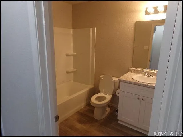 30 Erwin Dr — Photo 6