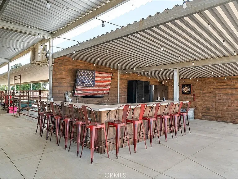 Barn Bar