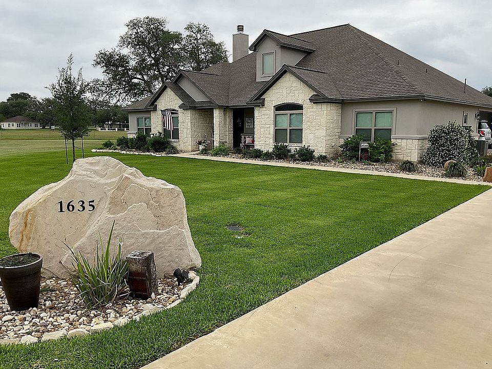 1st image of 1636 Moss Ln