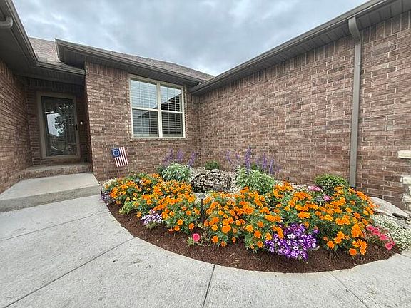 2nd image of 5752 S Winsor Drive