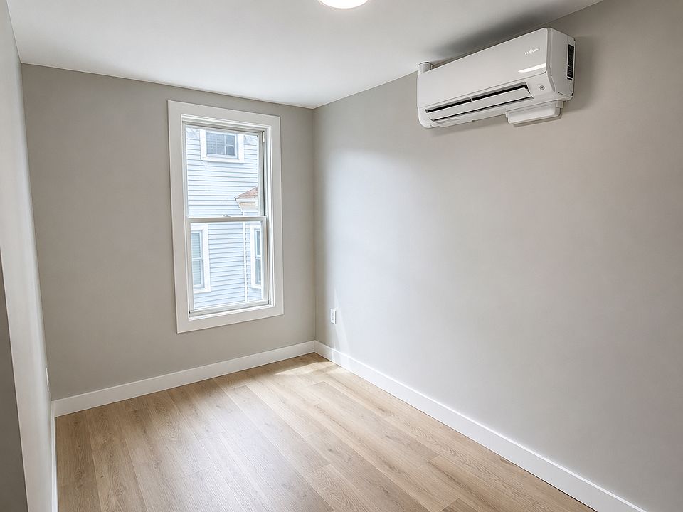 1st image of 8 Cheever Ct Floor 2