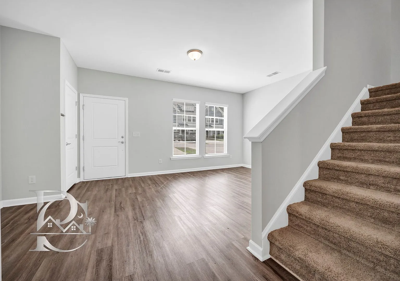 Townhome In Downtown Columbia's Canal Place — Photo 3