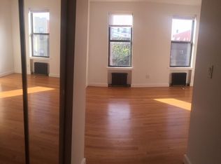 2067 Steinway St APT 3L, Astoria, NY 11105