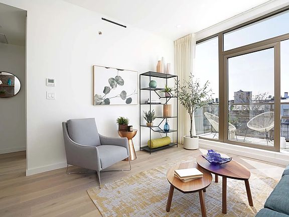 3rd image of 373 Palmetto St #3B