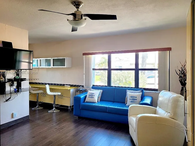 322 Harding St #B101 — Photo 4