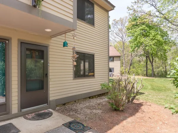 7 Swiftwater Dr APT 8, Allenstown, NH 03275
