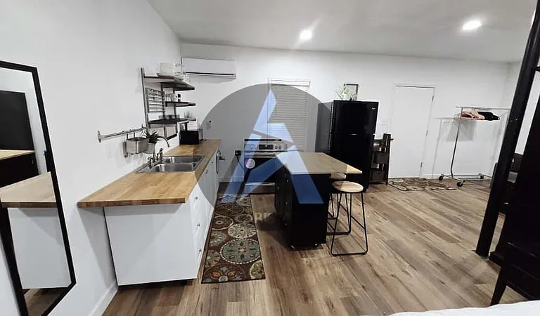 4433 Coopers Creek Dr SE #B — Photo 3
