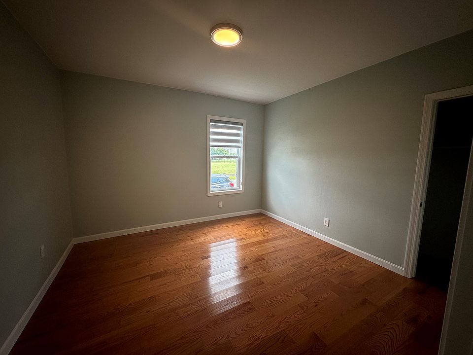 4 Fairbanks St Worcester MA Zillow